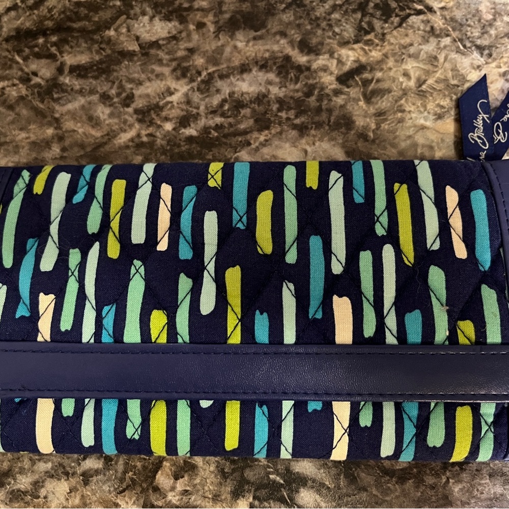 Like new Vera Bradley trifold clutch wallet